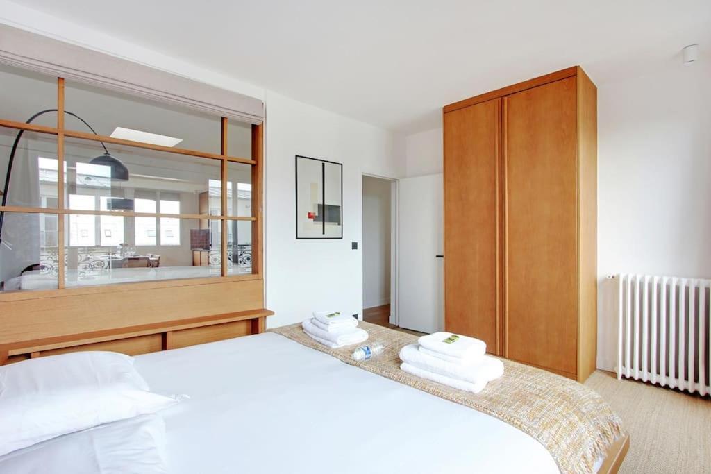 Amazing Apartments In Chatelet - Rivoli Париж Екстериор снимка